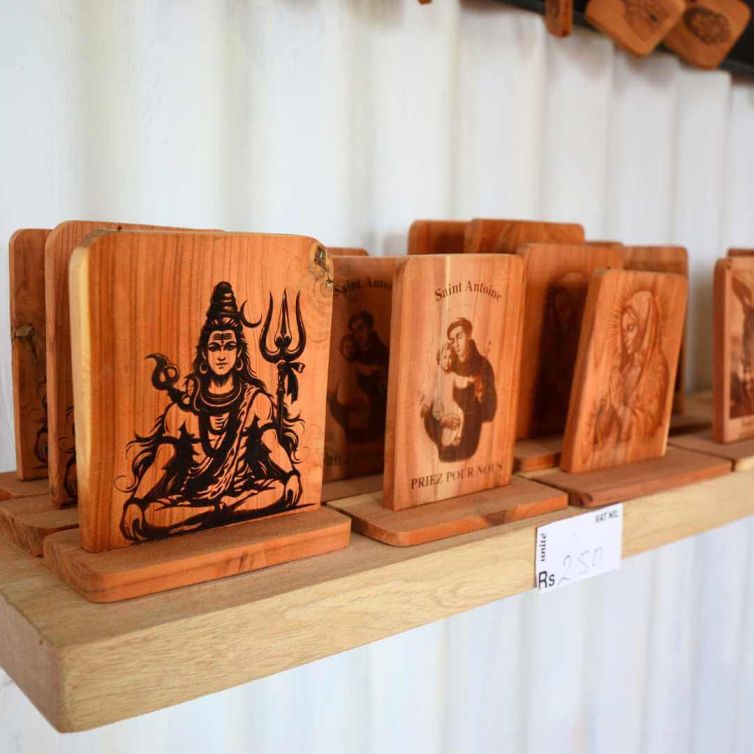 Atelier Boutik Artisanal woodwork of religious souvenir printed on wood in Rodrigues Island