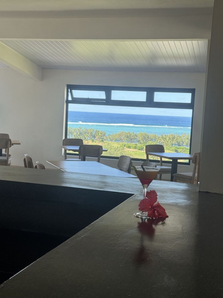 the bar at Villa du Sud