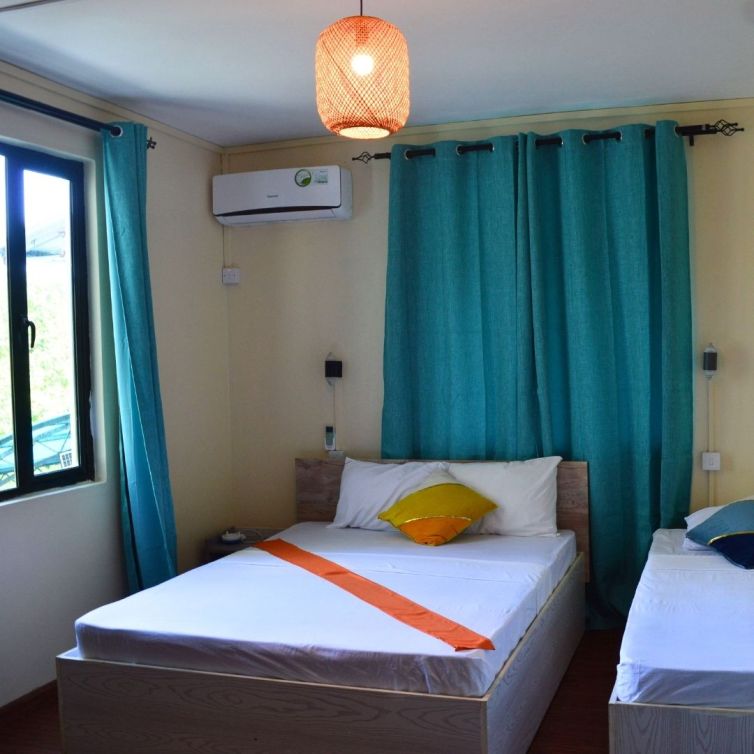 Two bed side by side at Gravier Holidays