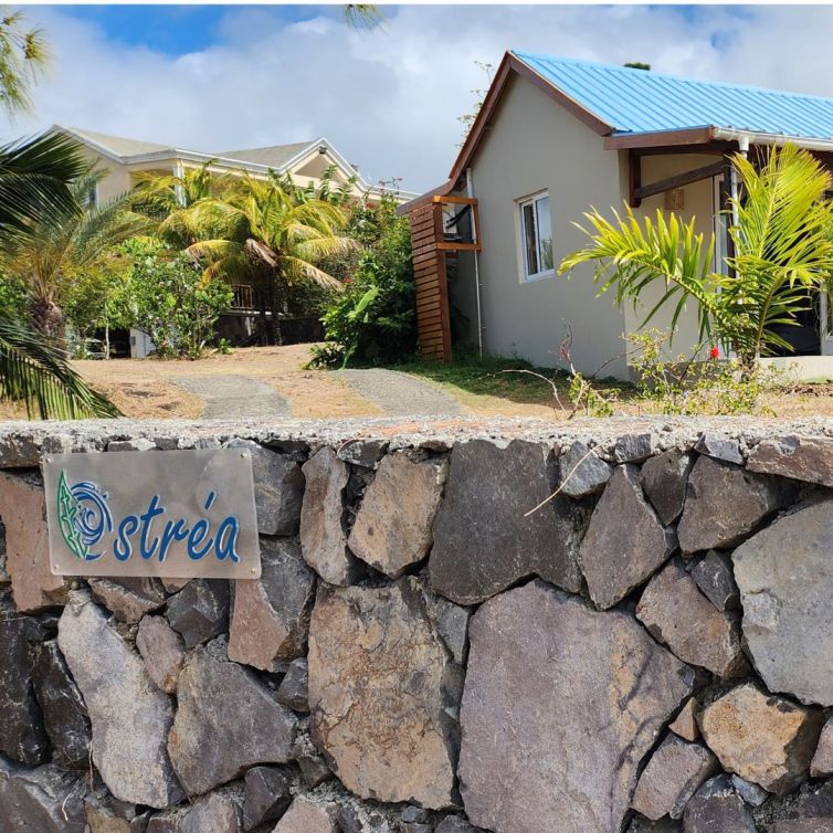Ostrea Lodges outside view